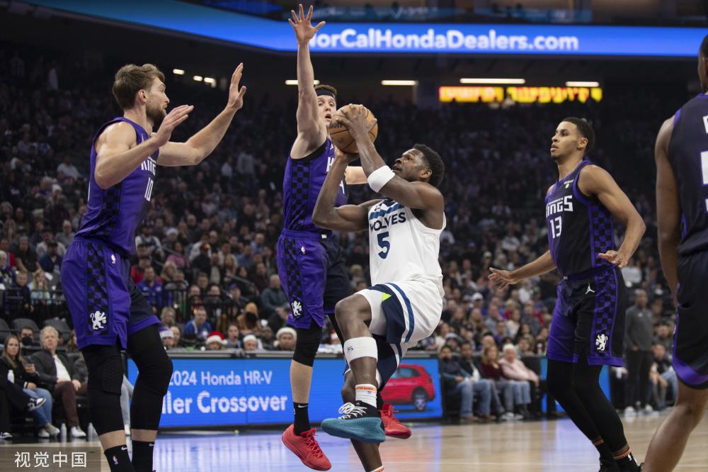 的她不仅展 的她不仅展