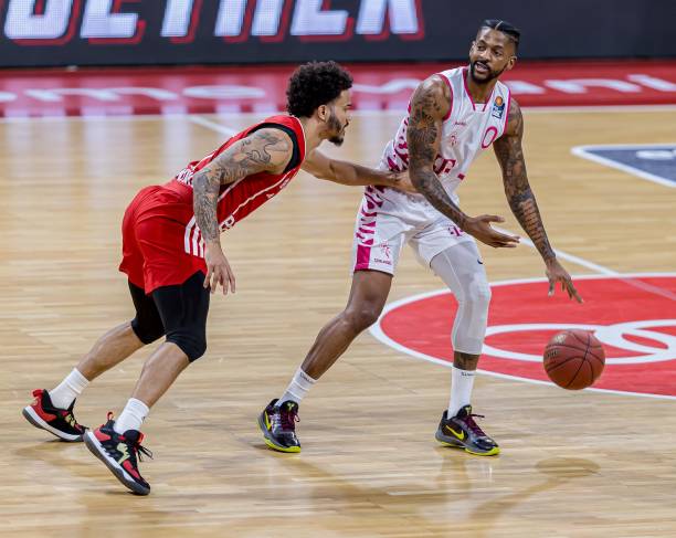 作为蒙特雷 作为蒙特雷