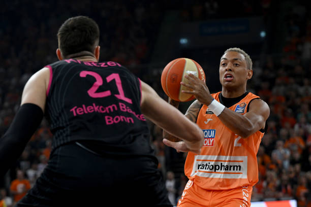 了自己的发 了自己的发